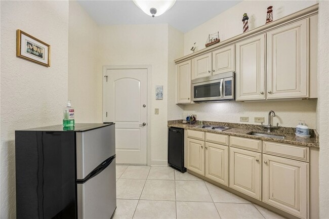 Photo - 150 Salt Air Dr Unit 304