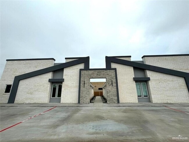 Building Photo - 100 San Jose Dr Unit 4