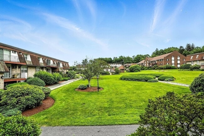Building Photo - 26 Williamsburg Ct Unit 4