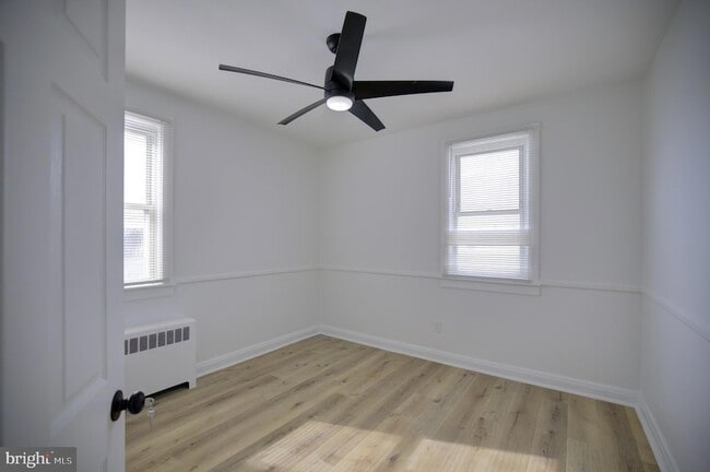 Photo - 3015 Gibbons Ave