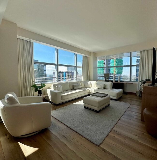 Building Photo - 1395 Brickell Ave Unit FL27-ID1328108P