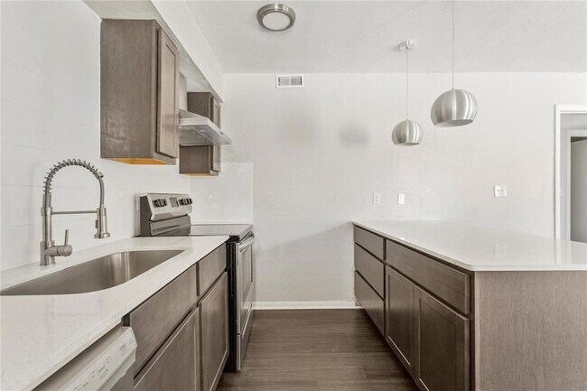 Photo - 2810 Dorchester Dr Unit 23