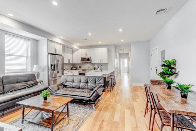 Photo - 1011 Bennington St Unit SI ID1240410P