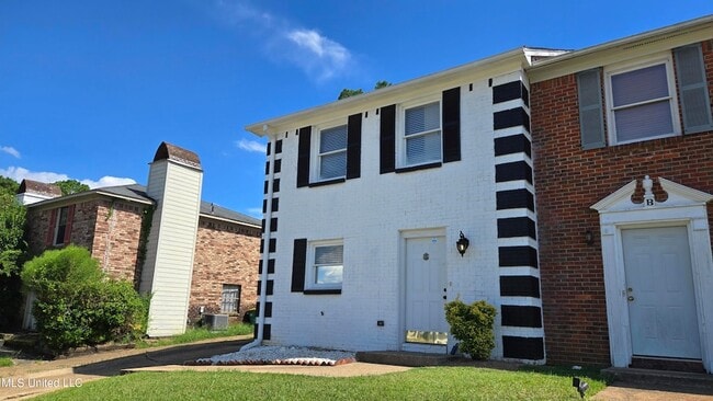 Building Photo - 933 Glastonbury Cir