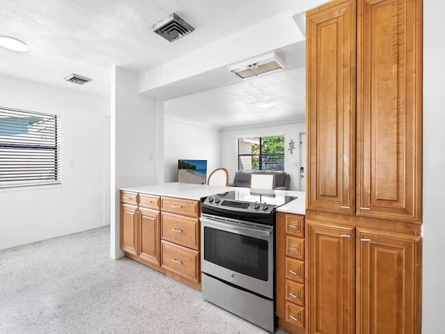 Photo - 413 NE 25th Ave