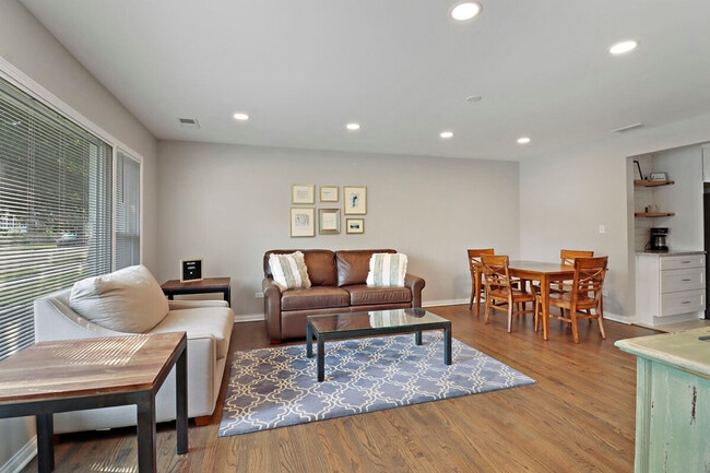 Building Photo - 1428 North Ave Unit ID1309882P