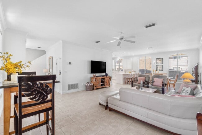 Photo - 42 Topaz Cove Unit ID1056196P