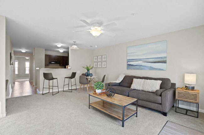 Building Photo - River Hills Apartments