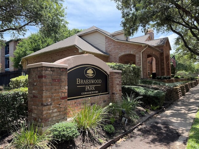 Photo - 2255 Braeswood Park Dr Unit 195