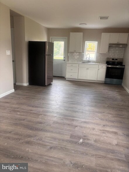 Photo - 113 N Hook Rd