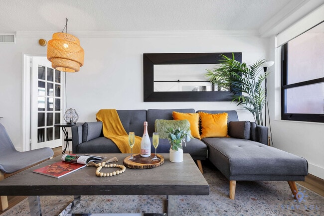 Photo - 5225 Collins Ave Unit ID1227482P