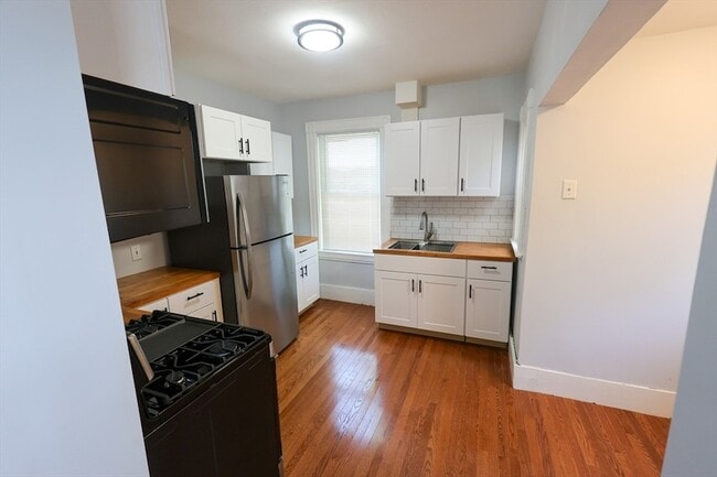 Photo - 50 Thatcher St