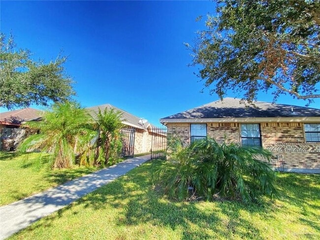 Photo - 4113 W La Guardia Ln Unit 2