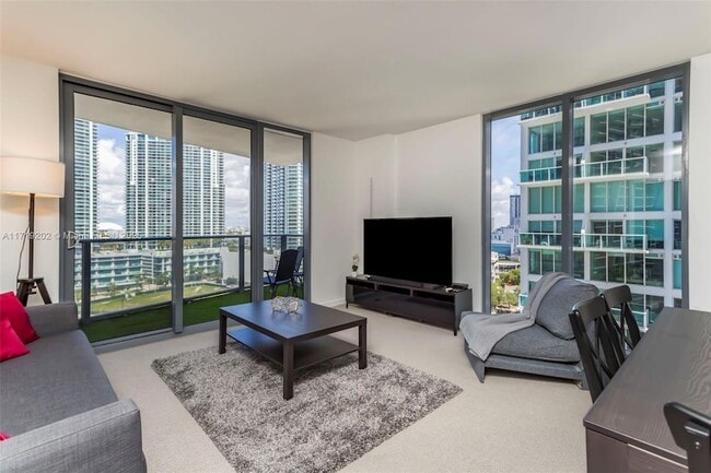 Building Photo - 31 SE 6th St Unit 1902