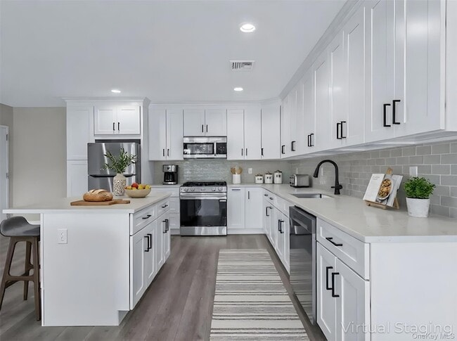 Building Photo - 110 School St Unit 7