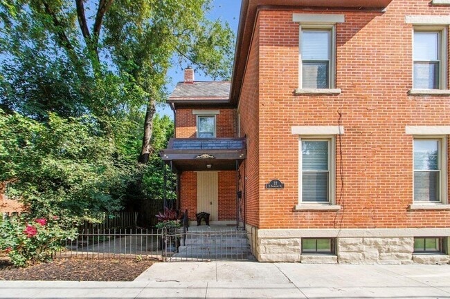 Photo - 22 E Frankfort St