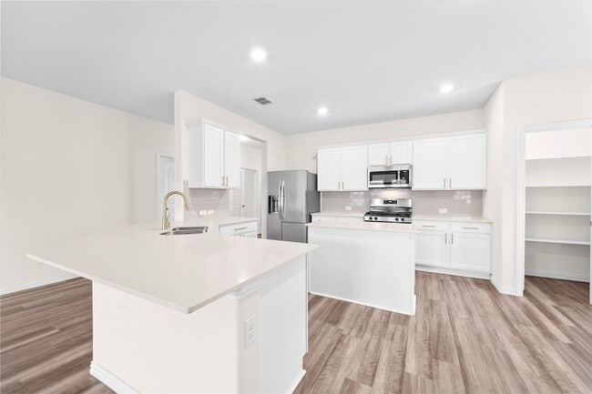 Photo - 1357 Rembrandt Dr