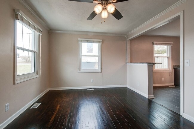 Photo - 821 W McKennie Ave