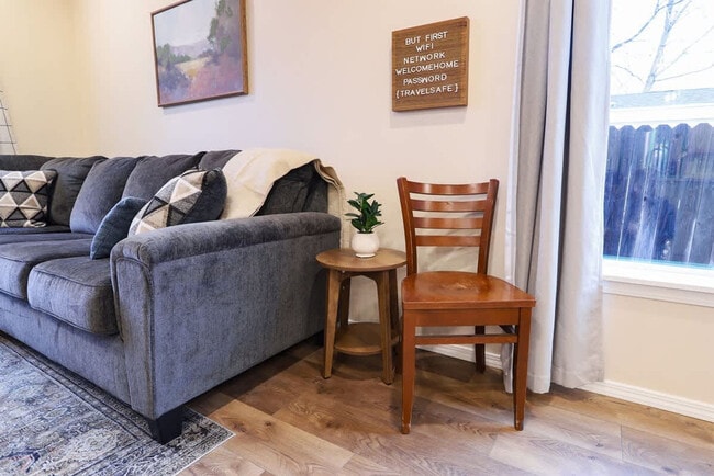 Photo - 717 E Elgin St Unit SI ID1460927P