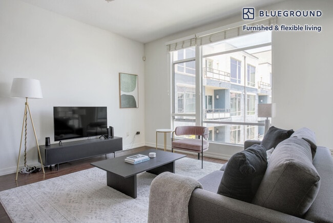 Photo - 4055 Redwood Ave Unit FL3-ID1075