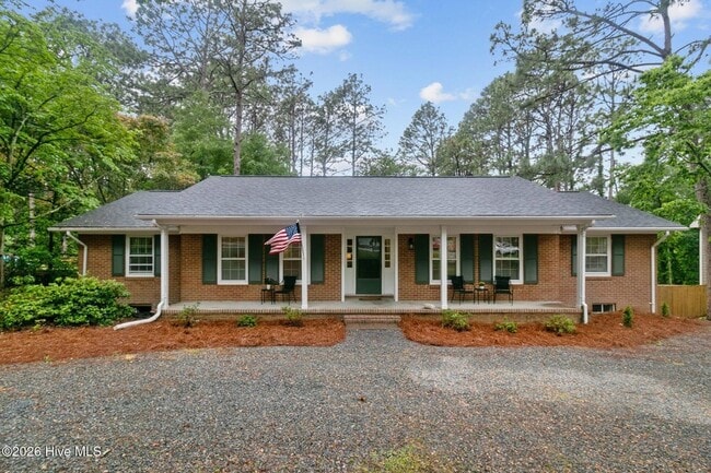 Photo - 450 Crestview Rd