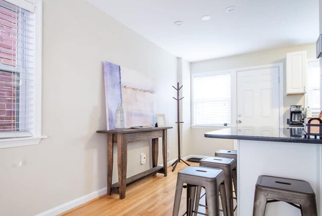 Photo - 601 N West St Unit ID1238458P