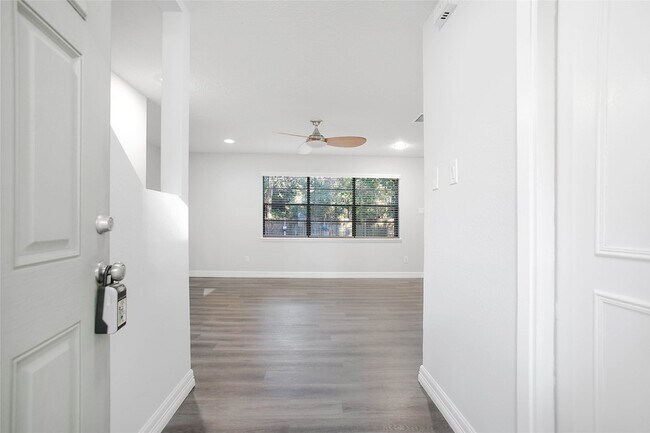 Photo - 56 E White Willow Cir