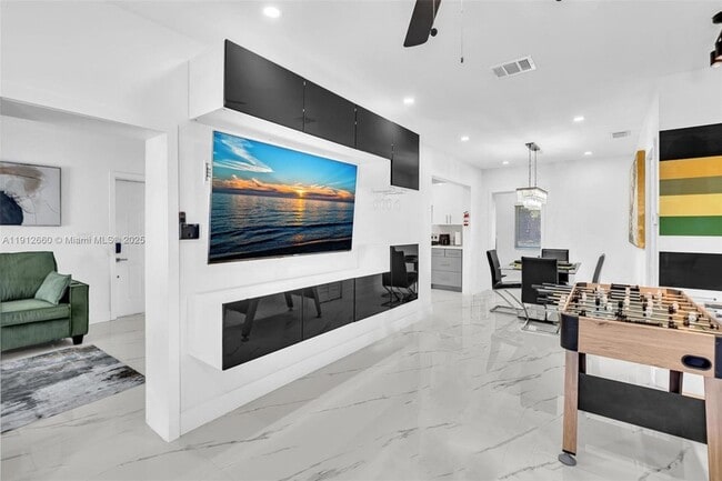 Photo - 797 NW 35th St