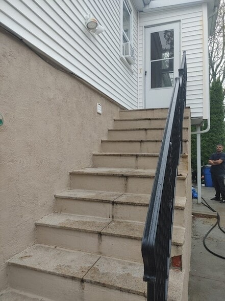 Building Photo - 807 Franklin St Unit 2