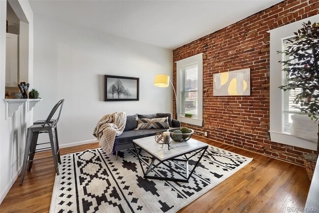 Photo - 1425 N Washington St Unit 302
