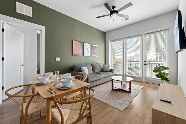 Building Photo - 801 N Mac Dill Ave Unit ID1312508P