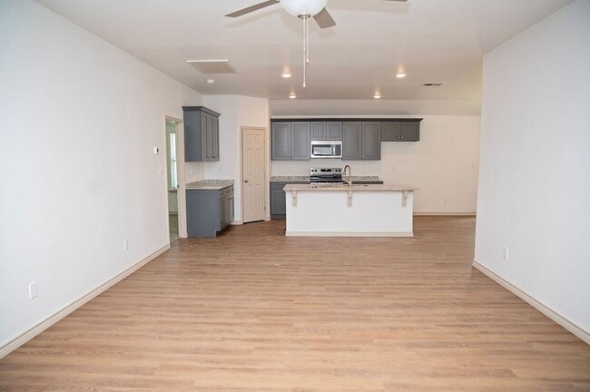 Photo - 1324 Bajada St