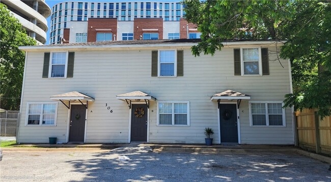 Building Photo - 306 Cherry St Unit B