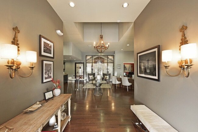 Building Photo - Vetra West End