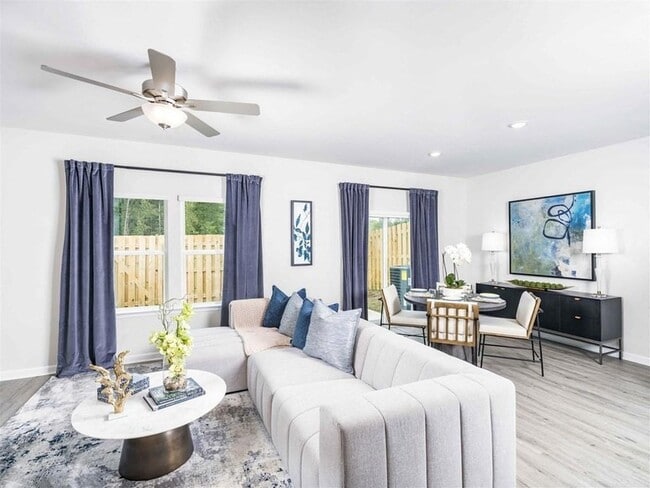 Photo - 133 Pyramid Ln