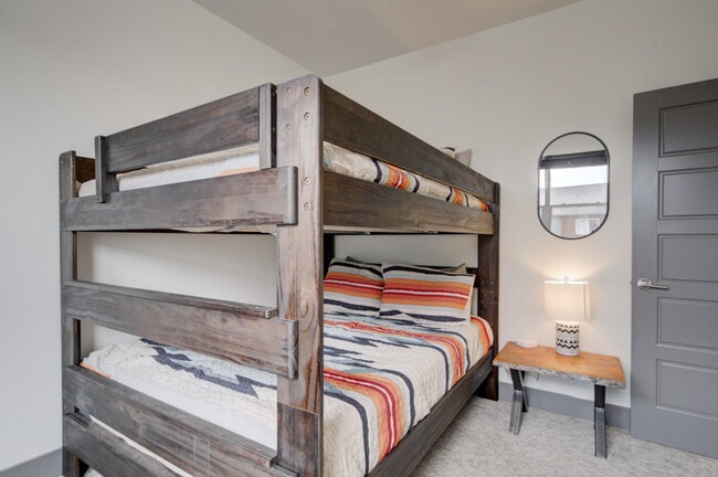 Photo - 46 Locomotive Loop Unit ID1292385P