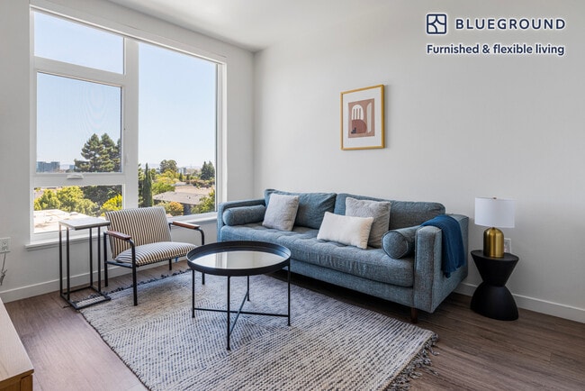 Building Photo - 815 Old County Rd Unit FL4-ID1919