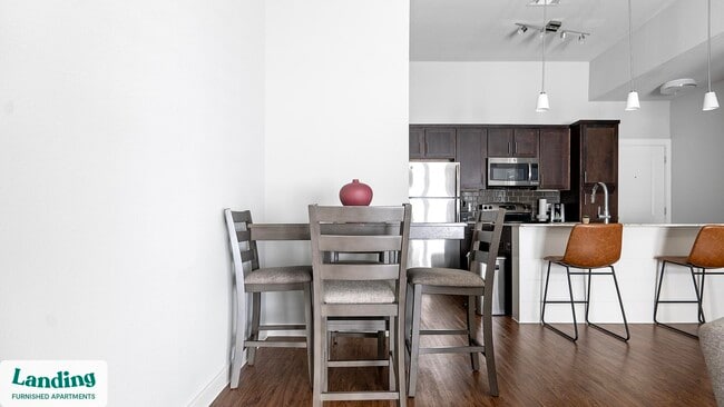 Photo - 4300 Cromwell Dr Unit 4305.1407146