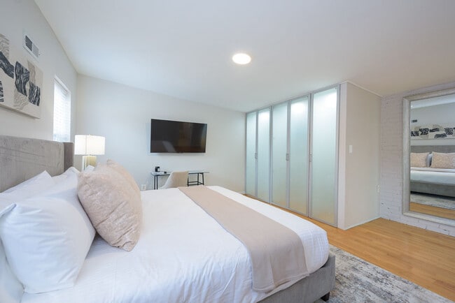 Photo - 1125 D St NE Unit ID1023956P