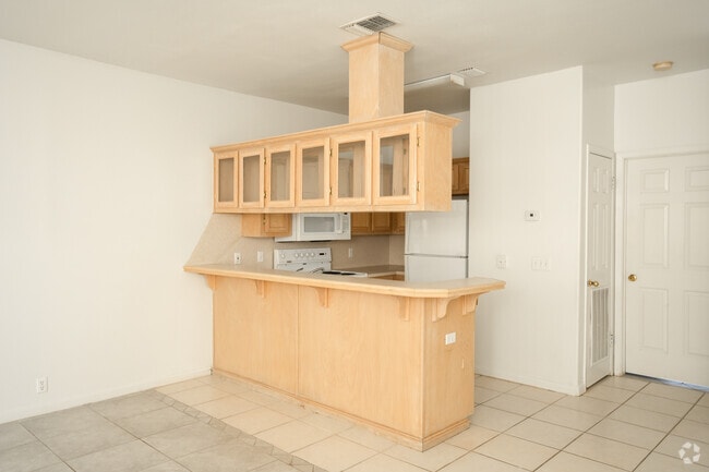 1BR, 1BA - 900SF - Kitchen - Alta Vista Apartments