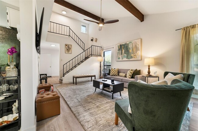 Building Photo - 2009 Kenneth Ave Unit A