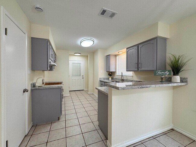 Photo - 304 Anthony Ln