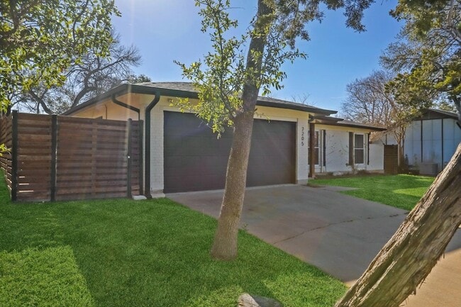 Photo - 7205 Twisted Oaks Dr