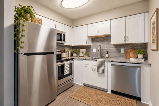 Photo - The Waterford Apartment Homes