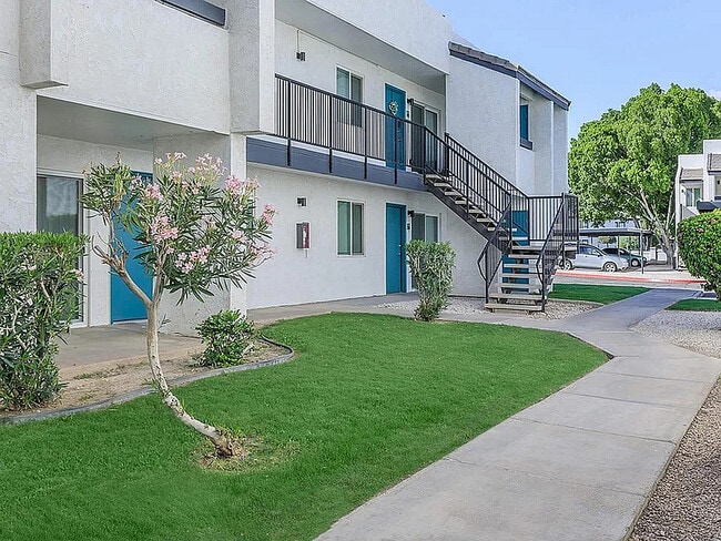 Apartment Exterior - River Park