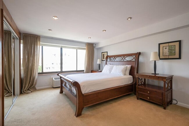 Photo - 2405 I St NW Unit SI ID1587673P