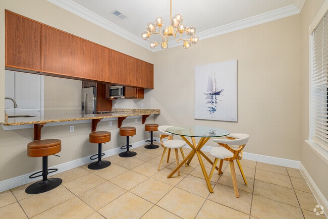 2BR, 2BA - 1,200 SF – Dining Room - The Palms