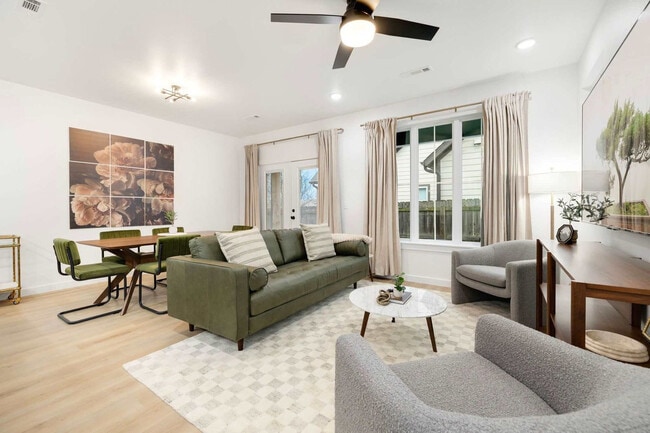 Building Photo - 738 N 5th St Unit ID1359770P