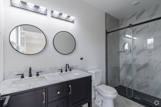 3 BR, 3 BA - 1500SF - Bathroom - Berks Reserve - Suites @The Reserve