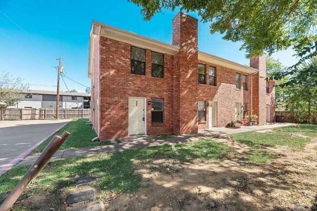 Building Photo - 648 S Rogers Rd Unit 648